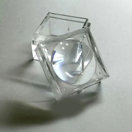 Caixa transparent acrílica amb lupa – 25×25×23 mm